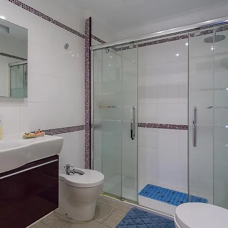 Piso De 2 En Mesa Y Lopez Apartmán